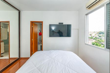 Apartamento à venda com 180m², 4 quartos e 2 vagas Apartamento à venda com 180m², 4 quartos e 2 vagasSuíte 1