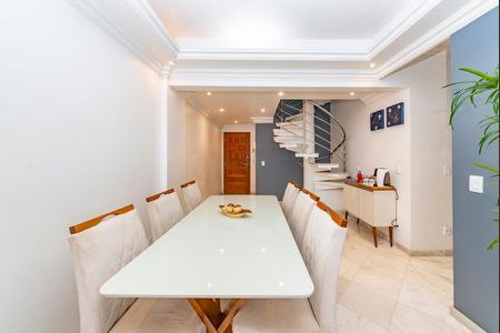 Apartamento à venda com 180m², 4 quartos e 2 vagas Apartamento à venda com 180m², 4 quartos e 2 vagasSala 1