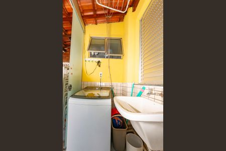 Apartamento à venda com 180m², 4 quartos e 2 vagas Apartamento à venda com 180m², 4 quartos e 2 vagasÁrea de Serviço