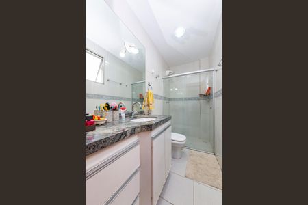 Apartamento à venda com 180m², 4 quartos e 2 vagas Apartamento à venda com 180m², 4 quartos e 2 vagasBanheiro da Suíte 2