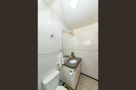 Apartamento à venda com 180m², 4 quartos e 2 vagas Apartamento à venda com 180m², 4 quartos e 2 vagasBanheiro Social 2