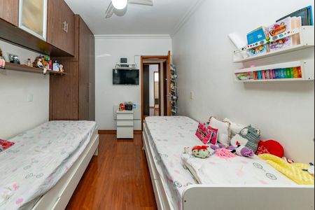 Apartamento à venda com 180m², 4 quartos e 2 vagas Apartamento à venda com 180m², 4 quartos e 2 vagasSuíte 2