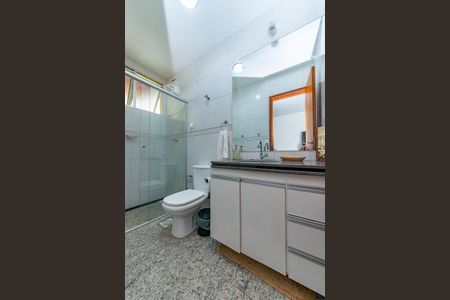 Apartamento à venda com 180m², 4 quartos e 2 vagas Apartamento à venda com 180m², 4 quartos e 2 vagasBanheiro Social 2