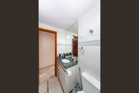 Apartamento à venda com 180m², 4 quartos e 2 vagas Apartamento à venda com 180m², 4 quartos e 2 vagasBanheiro Social 1