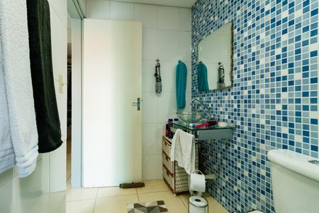 Casa à venda com 155m², 3 quartos e 2 vagasBanheiro da Suíte