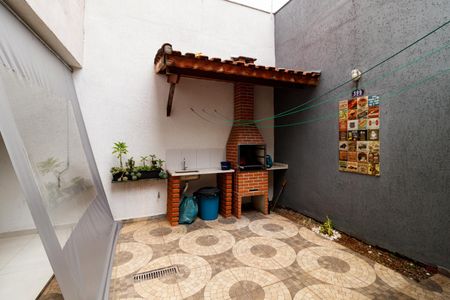 Casa à venda com 155m², 3 quartos e 2 vagasÁrea de Serviço / Área Externa