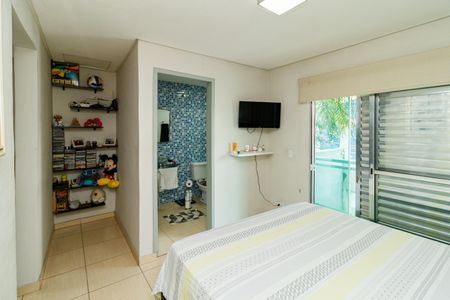 Casa à venda com 155m², 3 quartos e 2 vagasSuíte