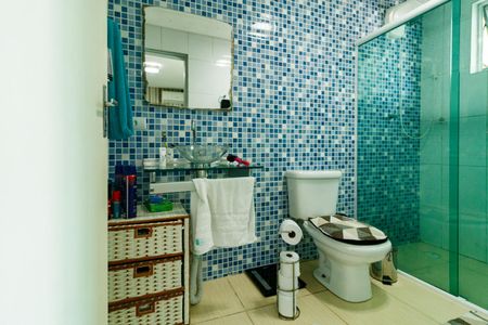 Casa à venda com 155m², 3 quartos e 2 vagasBanheiro da Suíte