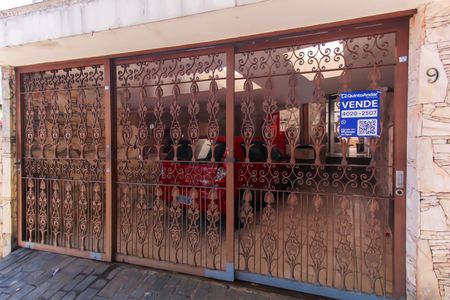 Casa à venda com 126m², 2 quartos e 1 vaga Casa à venda com 126m², 2 quartos e 1 vagaFachada+Placa