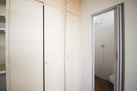 Apartamento à venda com 180m², 2 quartos e 1 vaga Apartamento à venda com 180m², 2 quartos e 1 vagaQuarto de Serviço