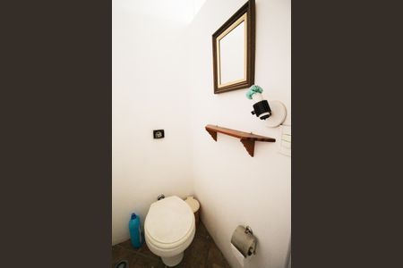 Apartamento à venda com 180m², 2 quartos e 1 vaga Apartamento à venda com 180m², 2 quartos e 1 vagaBanheiro de serviço