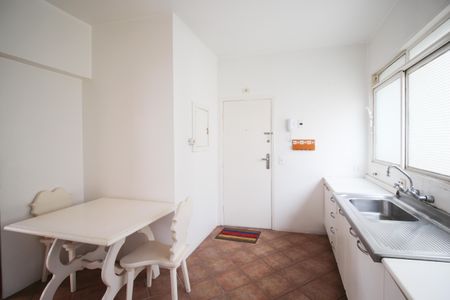 Apartamento à venda com 180m², 2 quartos e 1 vaga Apartamento à venda com 180m², 2 quartos e 1 vagaCozinha