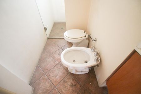 Apartamento à venda com 180m², 2 quartos e 1 vaga Apartamento à venda com 180m², 2 quartos e 1 vagaBanheiro