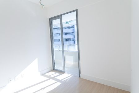 Apartamento à venda com 188m², 4 quartos e 4 vagas Apartamento à venda com 188m², 4 quartos e 4 vagassuite 2