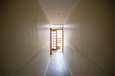 Casa à venda com 261m², 4 quartos e 2 vagasCorredor