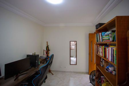 Casa à venda com 261m², 4 quartos e 2 vagasQuarto 1