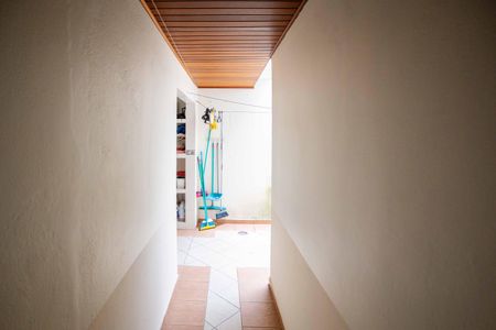 Casa à venda com 261m², 4 quartos e 2 vagasCorredor