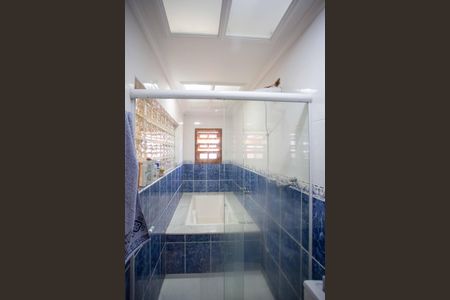 Casa à venda com 261m², 4 quartos e 2 vagasBanheiro da Suíte 2