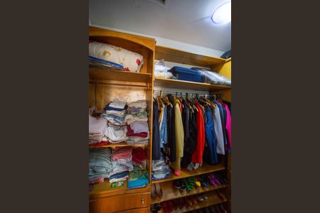 Casa à venda com 261m², 4 quartos e 2 vagasCloset da suíte 2