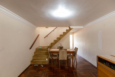 Casa à venda com 396m², 3 quartos e 2 vagas Casa à venda com 396m², 3 quartos e 2 vagasSala