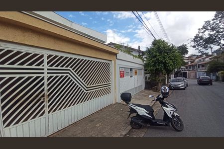 Casa à venda com 396m², 3 quartos e 2 vagas Casa à venda com 396m², 3 quartos e 2 vagasFachada