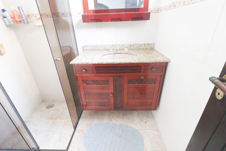 Casa à venda com 450m², 4 quartos e 4 vagas Casa à venda com 450m², 4 quartos e 4 vagasBanheiro da Suíte 2