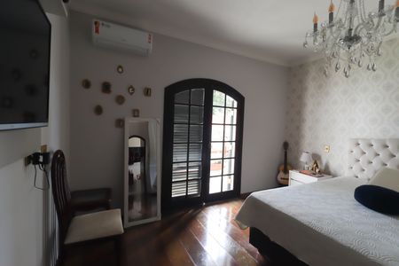 Casa à venda com 450m², 4 quartos e 4 vagas Casa à venda com 450m², 4 quartos e 4 vagasSuíte 1