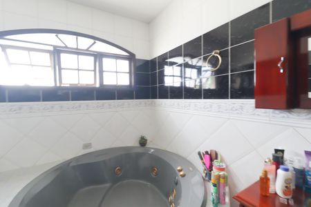 Casa à venda com 450m², 4 quartos e 4 vagas Casa à venda com 450m², 4 quartos e 4 vagasBanheiro da Suíte 1