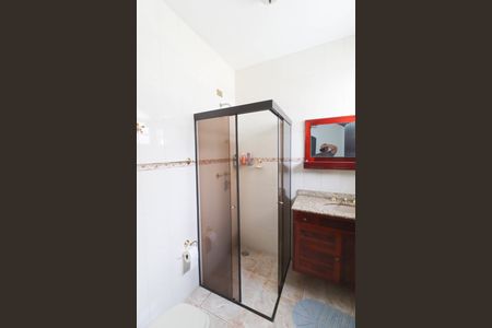 Casa à venda com 450m², 4 quartos e 4 vagas Casa à venda com 450m², 4 quartos e 4 vagasBanheiro da Suíte 2