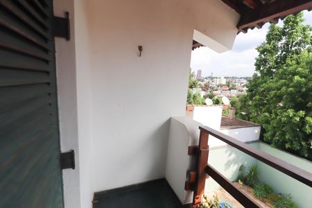 Casa à venda com 450m², 4 quartos e 4 vagas Casa à venda com 450m², 4 quartos e 4 vagasVaranda da Suíte 4