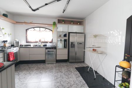 Casa à venda com 450m², 4 quartos e 4 vagas Casa à venda com 450m², 4 quartos e 4 vagasCozinha