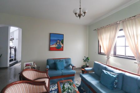 Casa à venda com 450m², 4 quartos e 4 vagas Casa à venda com 450m², 4 quartos e 4 vagasSala de Jantar