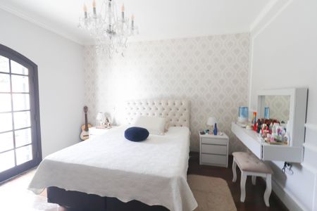 Casa à venda com 450m², 4 quartos e 4 vagas Casa à venda com 450m², 4 quartos e 4 vagasSuíte 1