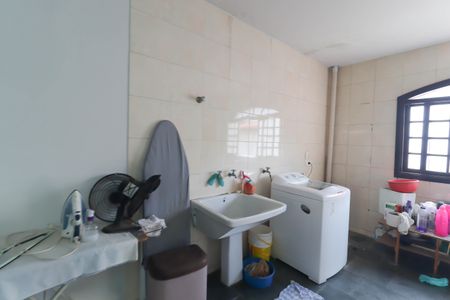 Casa à venda com 450m², 4 quartos e 4 vagas Casa à venda com 450m², 4 quartos e 4 vagasÁrea de Serviço