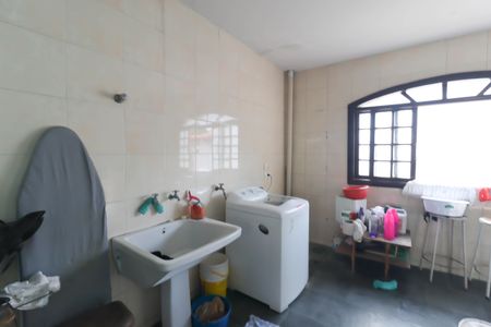 Casa à venda com 450m², 4 quartos e 4 vagas Casa à venda com 450m², 4 quartos e 4 vagasÁrea de Serviço