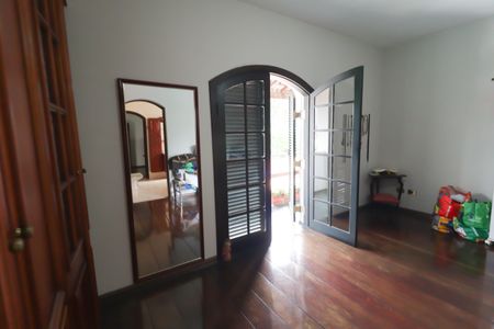 Casa à venda com 450m², 4 quartos e 4 vagas Casa à venda com 450m², 4 quartos e 4 vagasSuíte 3