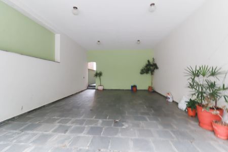 Casa à venda com 450m², 4 quartos e 4 vagas Casa à venda com 450m², 4 quartos e 4 vagasGaragem