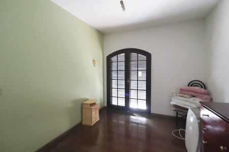 Casa à venda com 450m², 4 quartos e 4 vagas Casa à venda com 450m², 4 quartos e 4 vagasSuíte 4