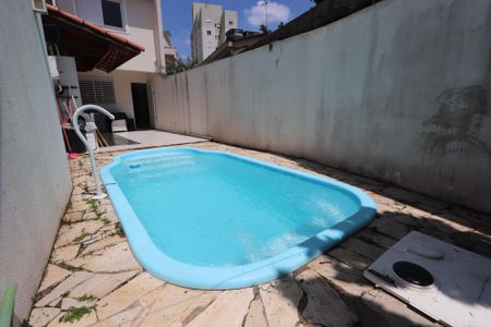 Casa à venda com 197m², 3 quartos e 4 vagasPiscina