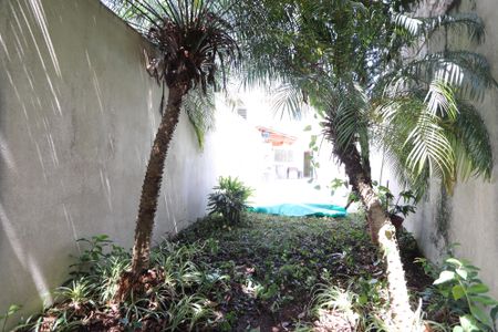 Casa à venda com 197m², 3 quartos e 4 vagasQuintal Ajardinado