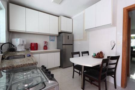 Casa à venda com 197m², 3 quartos e 4 vagasCozinha