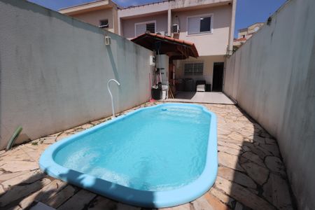 Casa à venda com 197m², 3 quartos e 4 vagasPiscina