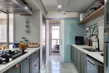 Apartamento à venda com 127m², 3 quartos e 2 vagas Apartamento à venda com 127m², 3 quartos e 2 vagasCozinha