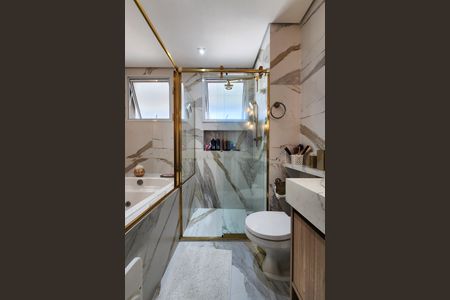 Apartamento à venda com 127m², 3 quartos e 2 vagas Apartamento à venda com 127m², 3 quartos e 2 vagasBanheiro da Suíte 1