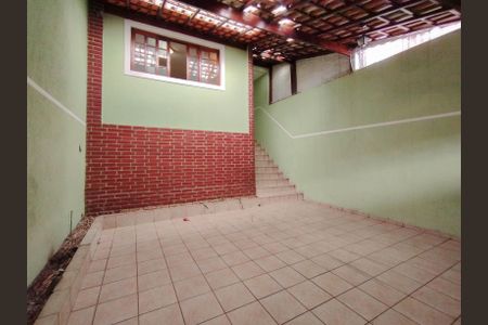 Casa à venda com 154m², 3 quartos e 2 vagas Casa à venda com 154m², 3 quartos e 2 vagasÁrea Externa
