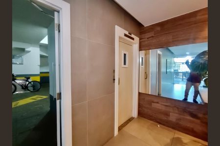 Apartamento à venda com 110m², 3 quartos e 1 vaga Apartamento à venda com 110m², 3 quartos e 1 vagaPortaria
