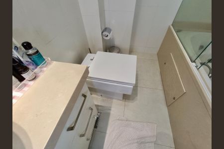 Apartamento à venda com 110m², 3 quartos e 1 vaga Apartamento à venda com 110m², 3 quartos e 1 vagaBanheiro Suíte 1