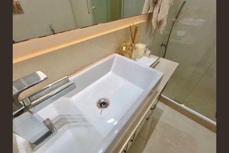 Apartamento à venda com 110m², 3 quartos e 1 vaga Apartamento à venda com 110m², 3 quartos e 1 vagaBanheiro social