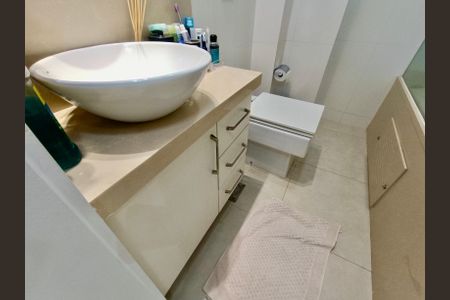 Apartamento à venda com 110m², 3 quartos e 1 vaga Apartamento à venda com 110m², 3 quartos e 1 vagaBanheiro Suíte 1