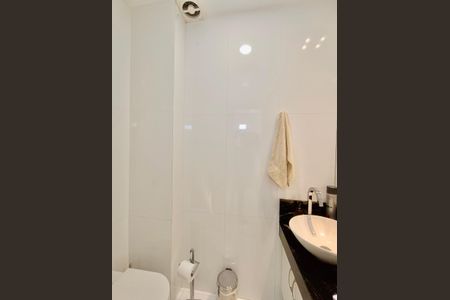 Apartamento à venda com 110m², 3 quartos e 1 vaga Apartamento à venda com 110m², 3 quartos e 1 vagaBanheiro Suíte 2